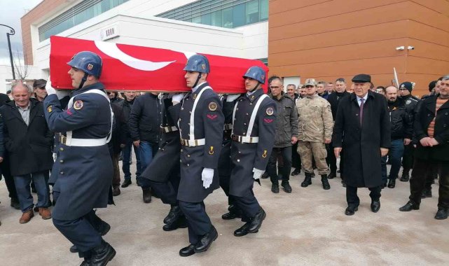 Kazada hayatını kaybeden 3 kişilik Akbudak ailesi son yolculuklarına uğurlandı