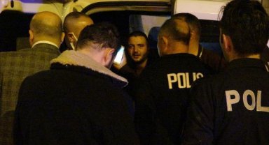 Kendisini evlatlık veren babasını para tartışmasında öldüren sanığa 20 yıl hapis