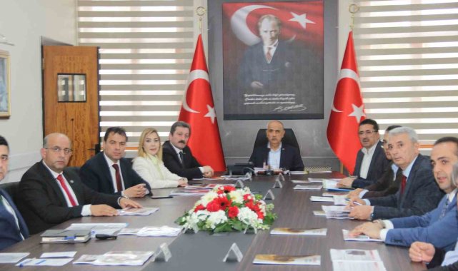 Kirişci, Bakanlığına bağlı müdürlüklerden brifing aldı