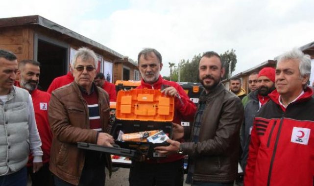 Kızılay'dan, Hatay'da mağdur esnafa malzeme desteği