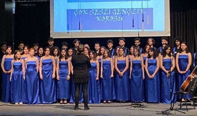 Kocaeli Güzel Sanatlar Lisesi korosu İzmir'den başarıyla döndü