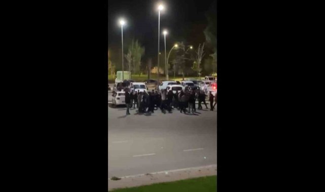 Kocaeli'de iki grubun kavgasında yumruklar havada uçuştu