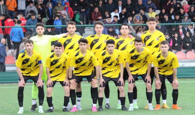 Kocasinan Şimşekspor U-18 takımı namağlup şampiyon