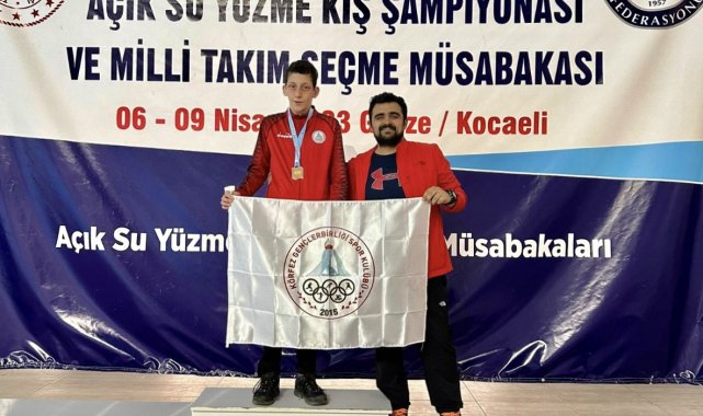 Körfezli yüzücüler milli takım kamp kadrosuna seçildi