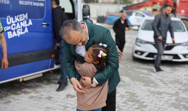 Küçük depremzedelerin bayramlık sevinci