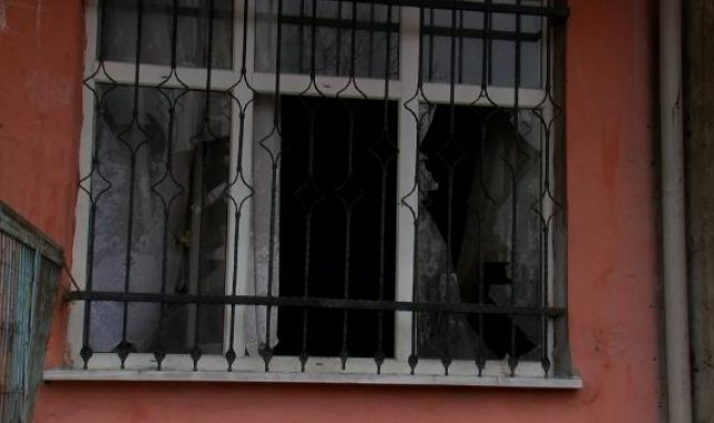 Küçükçekmece'de oyuncak tabanca kapsülleri patladı: 1 kişi yaralandı
