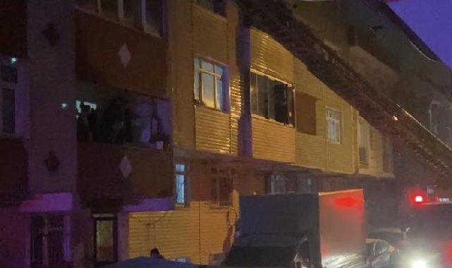 Küçükçekmece'de annesini bıçaklayıp intihar girişiminde bulundu