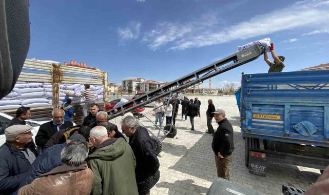 Kulu'da çiftçilere 101 ton sertifikalı tohumluk yeşil mercimek dağıtıldı