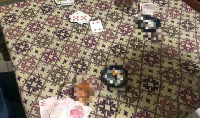 Kumar oynarken jandarma denetimine takıldılar