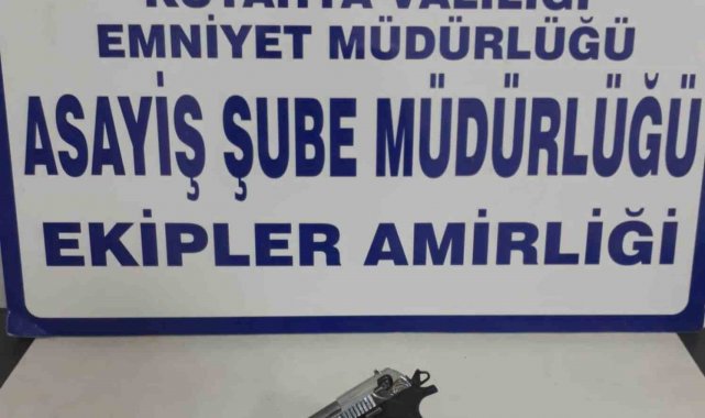 Kütahya'da bir şahsın üzerinde ruhsatsız tabanca ele geçirildi