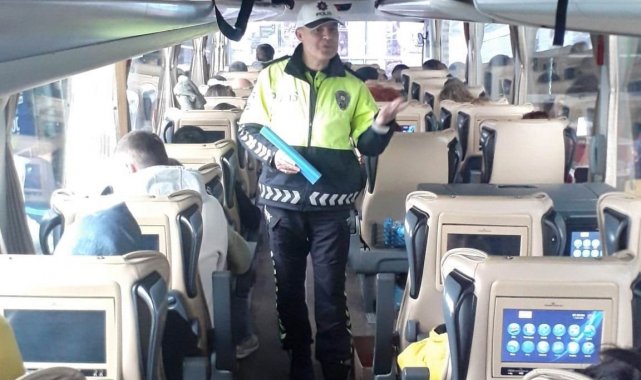 Kütahya'da sürücü, yolcu ve vatandaşlara trafik kuralları eğitimi