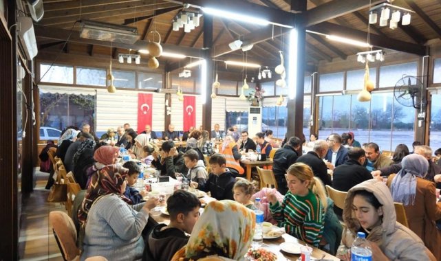 Kuyucak Belediyesi'nden öksüz ve yetimlere iftar yemeği