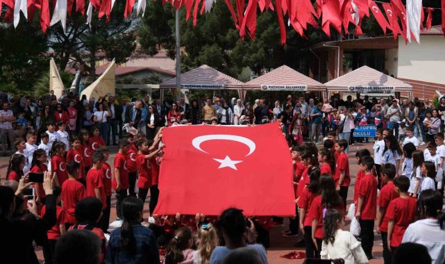 Kuyucak'ta 23 Nisan coşkusu yaşandı