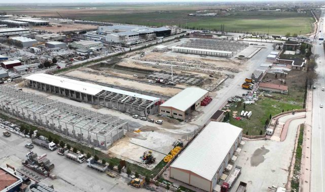 Larende esnaflarının taşınacağı yeni iş yerleri hızla yükseliyor