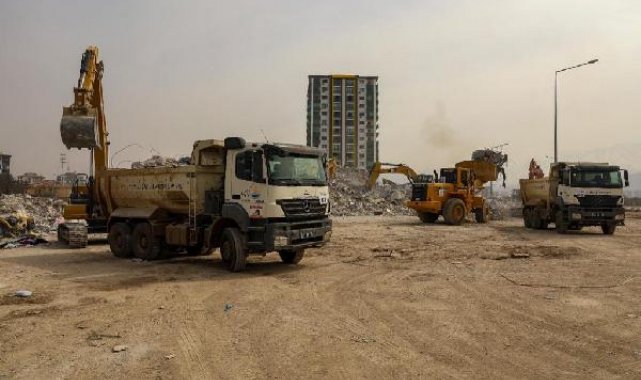 Malatya'da depremin izleri siliniyor