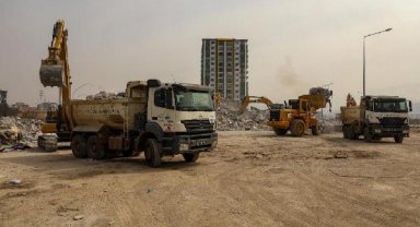 Malatya'da depremin izleri siliniyor