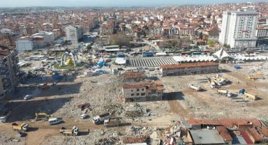 Malatya'da enkaz kaldırılınca yeni meydanlar oluştu
