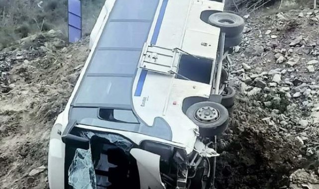 Manisa'da maden işçilerini taşıyan servis minibüsü devrildi: 6 yaralı