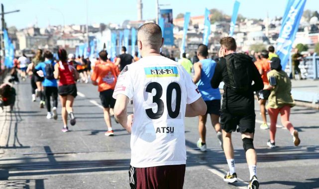 Maratonda Christian Atsu'nun formasıyla koştu