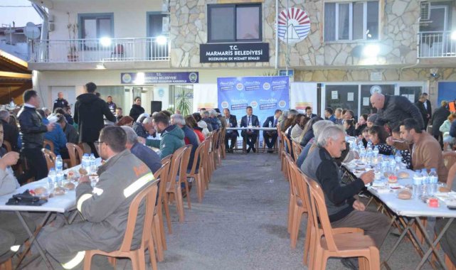 Marmaris Bozburun'da vatandaşlar iftarda buluştu