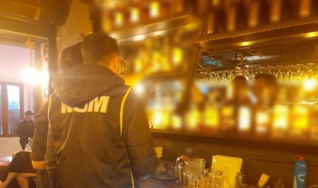 Marmaris'te KOM ekipleri bayram temizliği yaptı