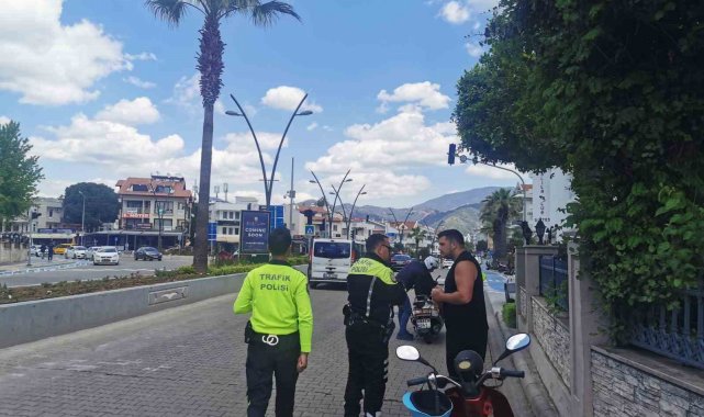 Marmaris'te trafik uygulamaları devam ediyor