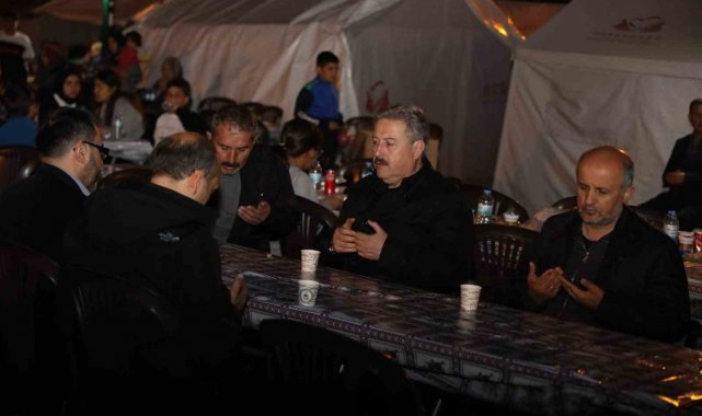 Melikgazi Belediyesi'nden Çin Mahallesi'ndeki Çadırkentte iftar beraberliği