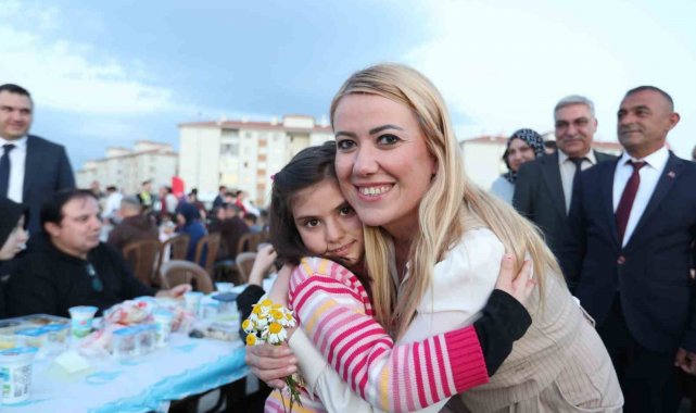 Merkezefendi'nin son iftar sofrası kuruldu
