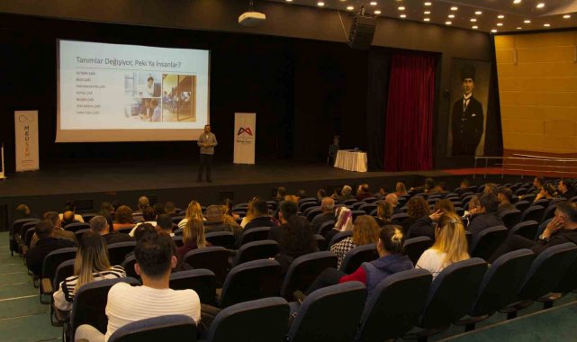 Mersin Büyükşehir Belediyesi personeline etkili iletişim eğitimi