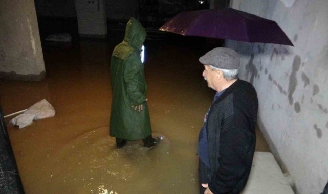 Mersin'i dolu ve sağanak yağış vurdu