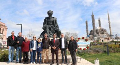 Meslektaşları Mimar Sinan'ı, 'ustalık eserim' dediği Selimiye Camisi önünde andı