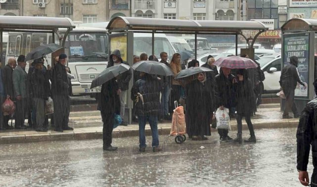 Meteorolojiden 5 il için kuvvetli yağış ve toz taşınımı uyarısı