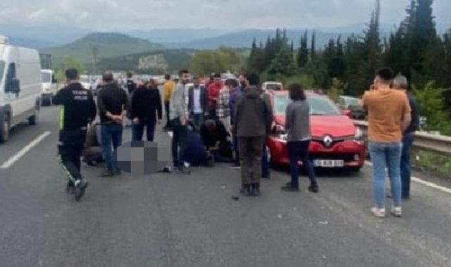 Mezarlık ziyaretine giderken otomobil çarpan baba öldü, oğlu ağır yaralı