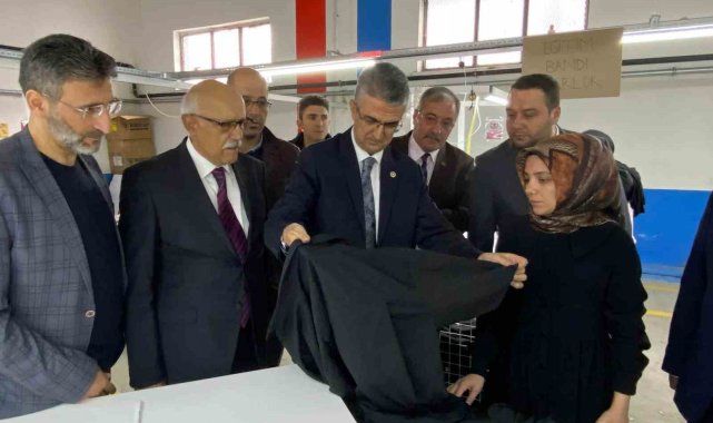 MHP'li Kamil Aydın seçim çalışmalarını Pasinler ve Aziziye ilçelerinde sürdürdü