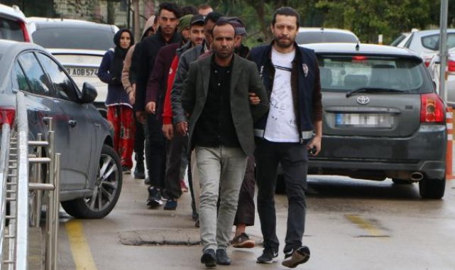 Minibüste 10 kaçak göçmen yakalandı
