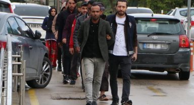 Minibüste 10 kaçak göçmen yakalandı