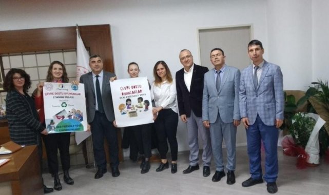 Minikler 'Çevre Dostu Oyuncaklar' isimli projelerini tanıttılar