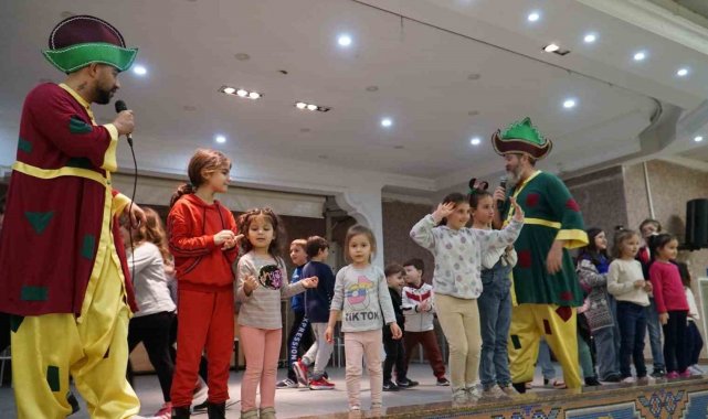 Minikler şenlikte eğlendi