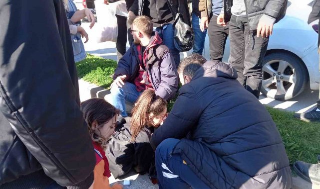 Motosiklet sürücüsü yayaya çarptı: 1 yaralı