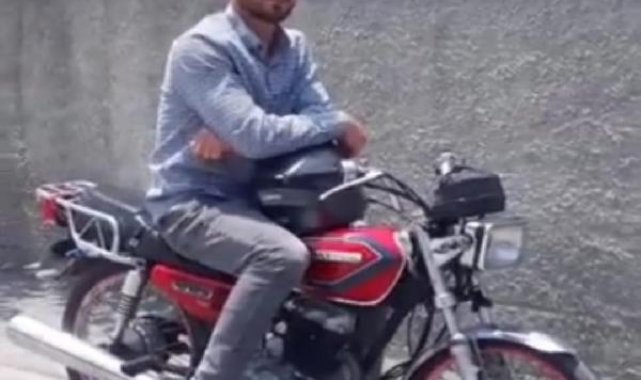 Motosikletle yayaya çarpınca dövülen sürücü öldü