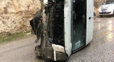 Muğla'da servis minibüsü devrildi: 8'i öğretmen 10 yaralı
