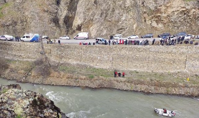 Munzur Çayı'na uçan otomobildeki 3 kişiyi arama çalışmalarında 4'üncü gün