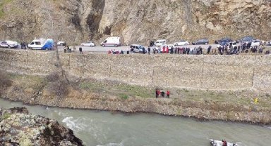 Munzur Çayı'na uçan otomobildeki 3 kişiyi arama çalışmalarında 4'üncü gün