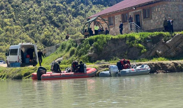 Munzur çayına düşen 3 genci arama çalışmaları 55 kilometrelik alanda sürüyor