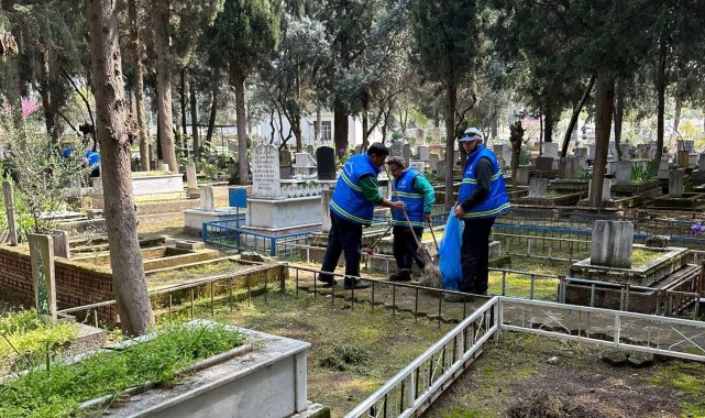 Nazilli'de mezarlıklar bayrama hazır