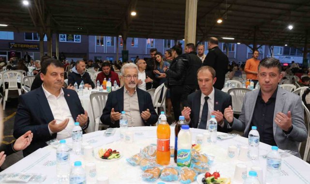 Nilüfer'de yüzlerce kişi aynı sofrayı paylaşıyor