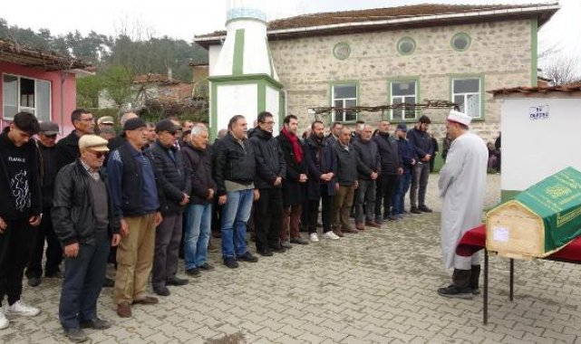 Ödüllü yönetmen Ceylan'ın annesi Çanakkale'de toprağa verildi