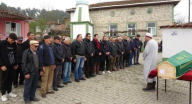 Ödüllü yönetmen Ceylan'ın annesi Çanakkale'de toprağa verildi