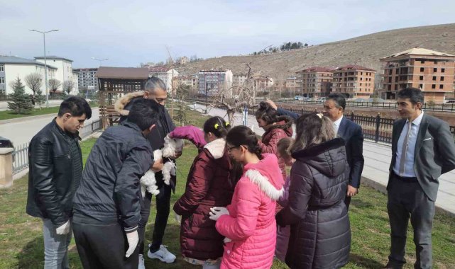 Öğrenciler sokak hayvanlarını unutmadı