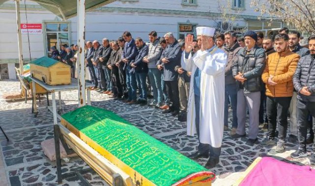 Öğretmen, öldürdüğü ailesiyle yan yana defnedildi
